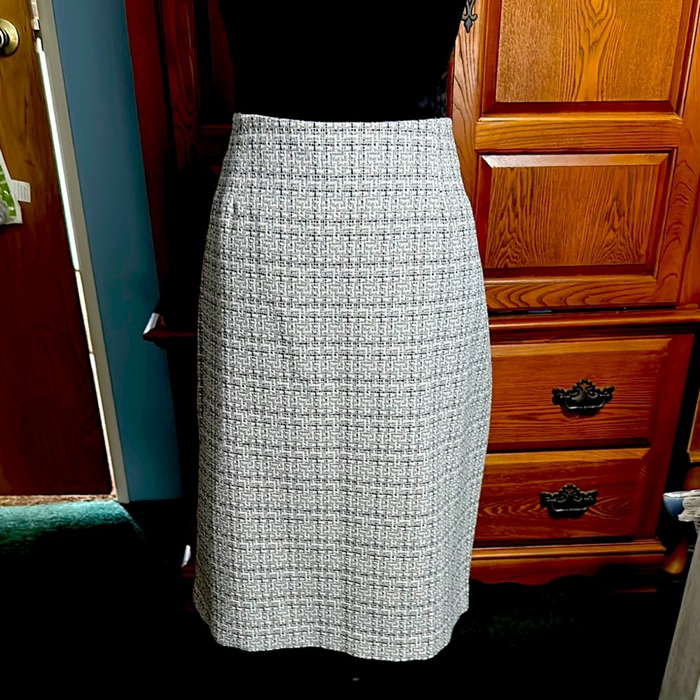 Elegant black Gray Pencil Skirt NWT